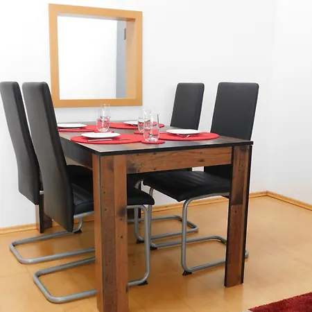 Susis Mit Schoener Aussicht